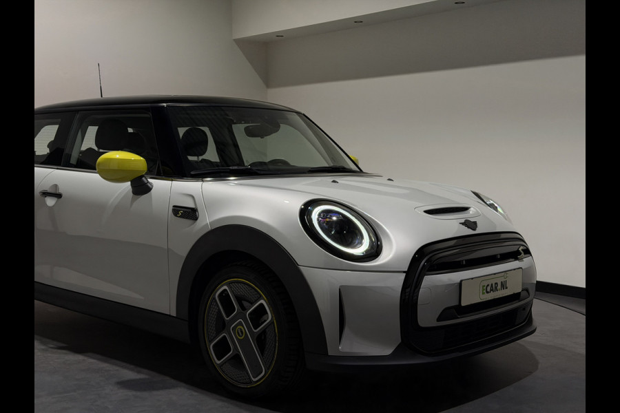 MINI Electric MINI Yours 33 kWh | Panoramadak | Voorstoelen verwarmd | Apple CarPlay - Android Auto