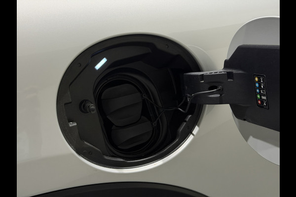 MINI Electric MINI Yours 33 kWh | Panoramadak | Voorstoelen verwarmd | Apple CarPlay - Android Auto