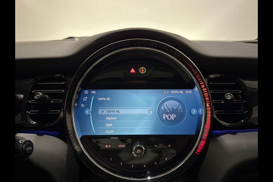 MINI Electric MINI Yours 33 kWh | Panoramadak | Voorstoelen verwarmd | Apple CarPlay - Android Auto