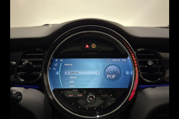 MINI Electric MINI Yours 33 kWh | Panoramadak | Voorstoelen verwarmd | Apple CarPlay - Android Auto