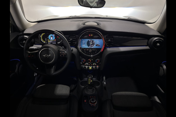 MINI Electric MINI Yours 33 kWh | Panoramadak | Voorstoelen verwarmd | Apple CarPlay - Android Auto