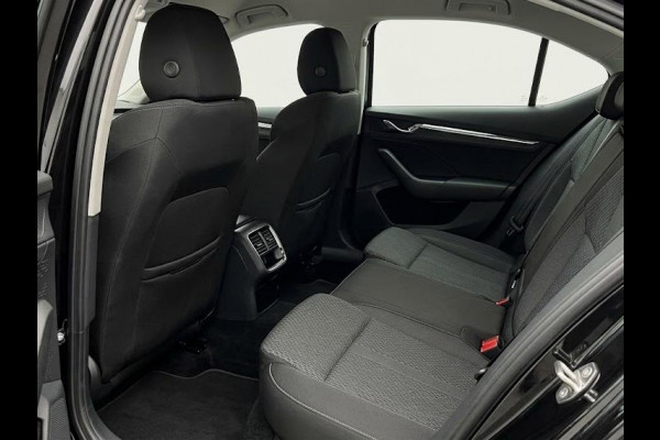 Škoda Octavia Combi 1.5 e-TSI Business Edition Plus 150pk DSG | Navigatie | Trekhaak wegklapbaar | Head-Up Display | Parkeercamera | Elektrisch verstelbare bestuurdersstoel met geheugen |