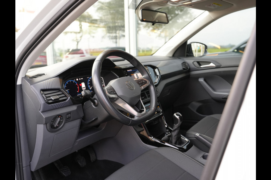 Volkswagen T-Cross 1.0 TSI Life | Cruise control adaptief | LED | Draadloze telefoonlader |