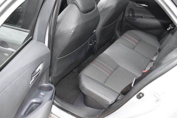 Toyota Corolla 2.0 Hybrid GR-Sport Plus Pano Bi-tone Automaat 10 jaar toyota garantie