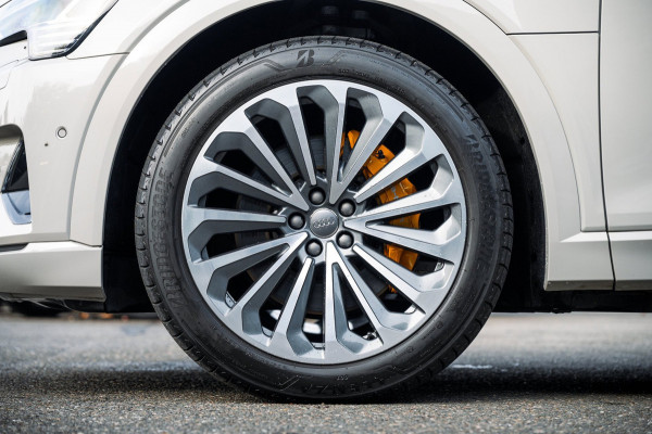 Audi e-tron E-tron 55 quattro advanced Pro Line Plus 95 kWh Soh 95% I Siambiege I Luchtvering I Stoelkoeling & verwarming I B&O