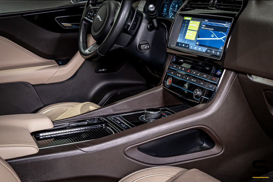 Jaguar F-Pace 2.0 Portfolio AWD 30t|NAP|Pano|Memory|Meridian