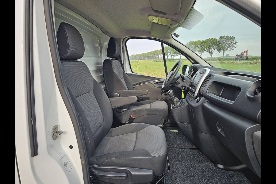 Renault Trafic 2.0 dCi 120 T29 L2H1 Comfort 2x Zijdeur, Cruise, Airco, Pdc, Carplay, Navi, Oh-historie, Trekhaak, Imperiaal, 1e eigenaar