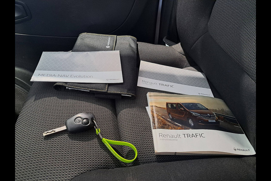 Renault Trafic 2.0 dCi 120 T29 L2H1 Comfort 2x Zijdeur, Cruise, Airco, Pdc, Carplay, Navi, Oh-historie, Trekhaak, Imperiaal, 1e eigenaar