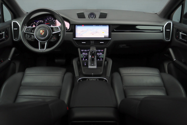 Porsche Cayenne Coupé 3.0 Aut8 | Luchtvering | Panoramadak | BOSE | Trekhaak | Leder | Memory | Stoelverwarming V+A | PDLS | Sport-Chrono-pakket | Soft-Close | Verwarmd Stuurwiel |
