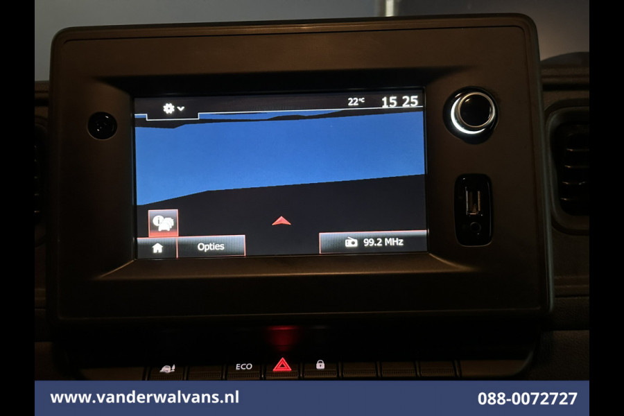 Renault Master 2.3 dCi 136pk L2H2 Euro6 Airco | Navigatie | Camera | Trekhaak | Cruisecontrol Parkeersensoren, Bijrijdersbank
