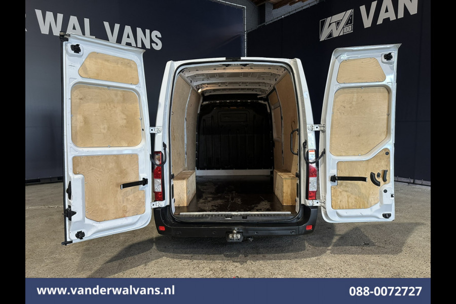 Renault Master 2.3 dCi 136pk L2H2 Euro6 Airco | Navigatie | Camera | Trekhaak | Cruisecontrol Parkeersensoren, Bijrijdersbank