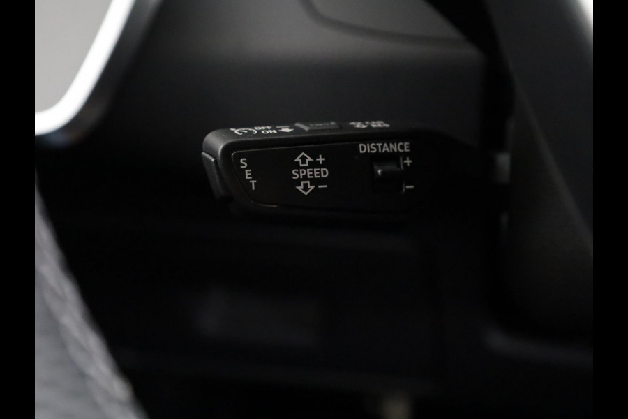 Audi RS6 Avant 4.0 TFSI quattro 600pk | Panoramadak | Keramische remmen | Head up Display | B&O | Servo sluiting | Vierwiel besturing |