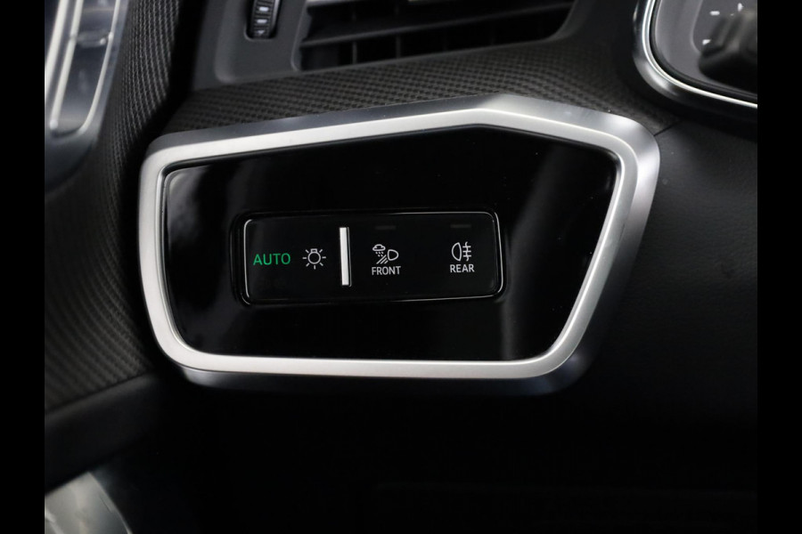 Audi RS6 Avant 4.0 TFSI quattro 600pk | Panoramadak | Keramische remmen | Head up Display | B&O | Servo sluiting | Vierwiel besturing |