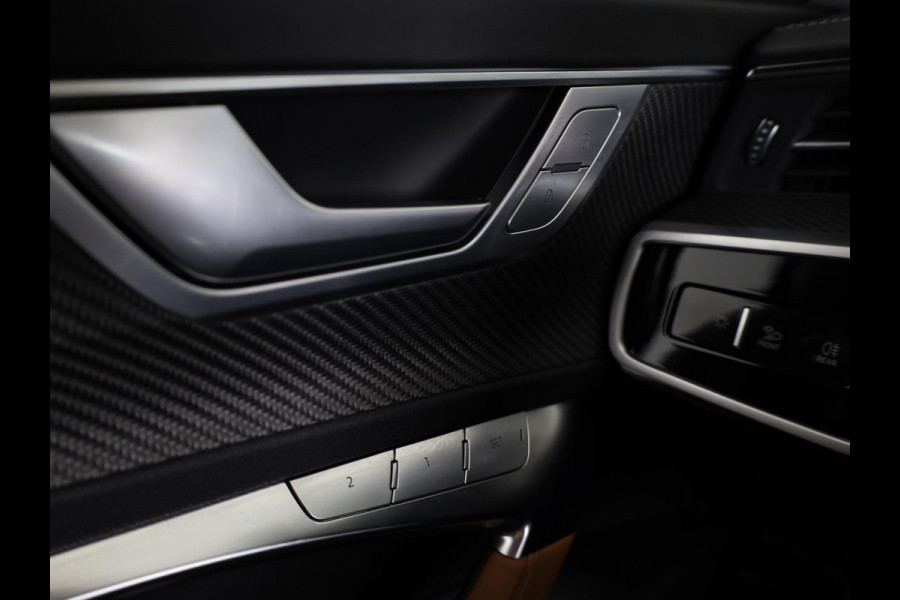 Audi RS6 Avant 4.0 TFSI quattro 600pk | Panoramadak | Keramische remmen | Head up Display | B&O | Servo sluiting | Vierwiel besturing |