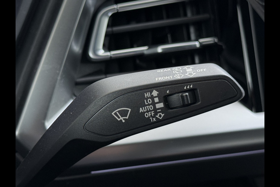 Audi Q4 e-tron 40 82kWh Trekhaak Matrix Led 19" Sportst.+Verwarmd Apple Carplay Android Navi Launch Edition Advanced Ecc Pdc Elek.Achterklep Cruise Control Lmv Isofix DAB 1.000KG Trekgewicht 1e Eigenaar Origineel Nederlandse Auto