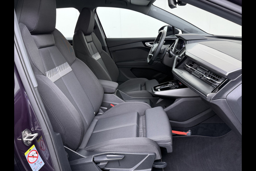 Audi Q4 e-tron 40 82kWh Trekhaak Matrix Led 19" Sportst.+Verwarmd Apple Carplay Android Navi Launch Edition Advanced Ecc Pdc Elek.Achterklep Cruise Control Lmv Isofix DAB 1.000KG Trekgewicht 1e Eigenaar Origineel Nederlandse Auto