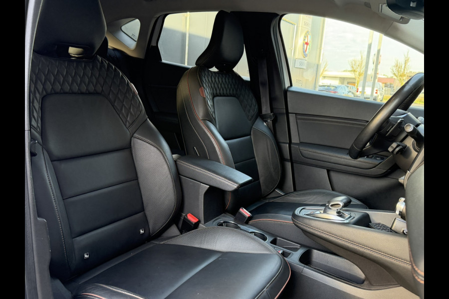 Renault Captur 1.3 TCe 155 Initiale Paris | BOSE | 360 camera | Leder | Parkeerhulp | Stoelverwarming