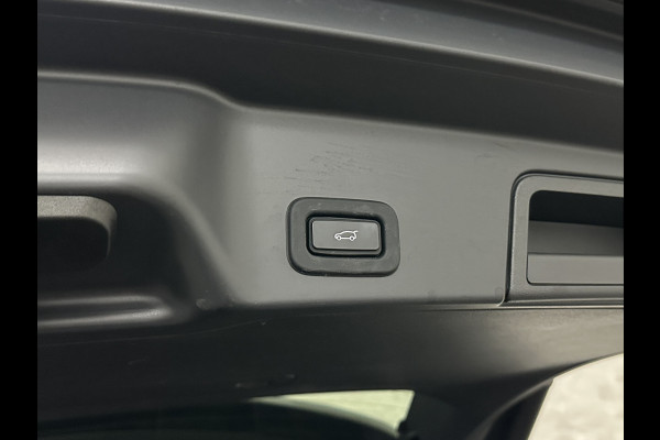 Land Rover Range Rover Evoque 1.5 P300e AWD R-Dynamic | Panorama | Leder | Meridian-Sound | Black-Optic | Sfeerverlichting | Stoelverwarming | Stuurverwarming | Camera | Elek. Achterklep | Voorruit Verwarming | Elektrische Stoelen | Lane Assist |