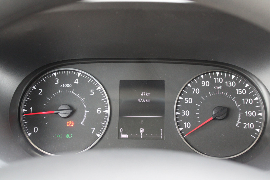 Renault Master T35 2.3 dCi 180pk L3H2 - Airco - Navigatie - Camera - Cruise - Parkeersensoren - 105l tank - Rijklaar