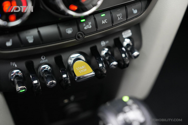 MINI Countryman 1.5 Cooper S E ALL4 | Panorama | Chester | Camera