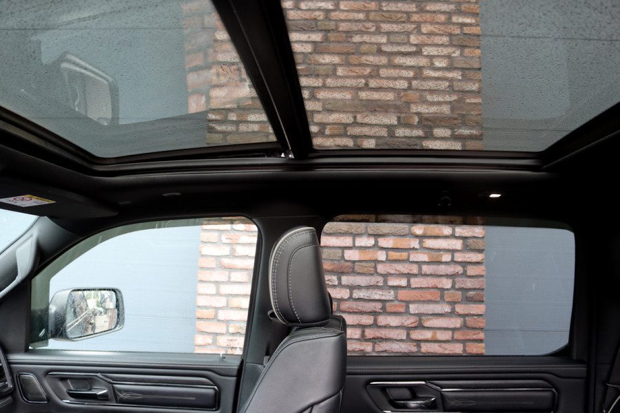Dodge Ram 1500 5.7 V8 4x4 Crew Cab Limited | Prins-LPG | Luchtvering | Stoelventilatie V+A | Trekhaak | Panoramadak | ACC | Android Auto/Apple Carplay | HUD | Harman&Kardon | Surround Camera |