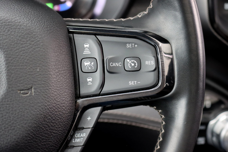 Dodge Ram 1500 5.7 V8 4x4 Crew Cab Limited | Prins-LPG | Luchtvering | Stoelventilatie V+A | Trekhaak | Panoramadak | ACC | Android Auto/Apple Carplay | HUD | Harman&Kardon | Surround Camera |