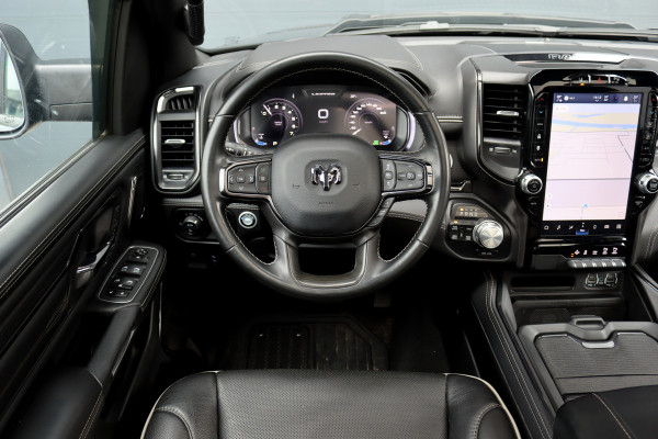 Dodge Ram 1500 5.7 V8 4x4 Crew Cab Limited | Prins-LPG | Luchtvering | Stoelventilatie V+A | Trekhaak | Panoramadak | ACC | Android Auto/Apple Carplay | HUD | Harman&Kardon | Surround Camera |