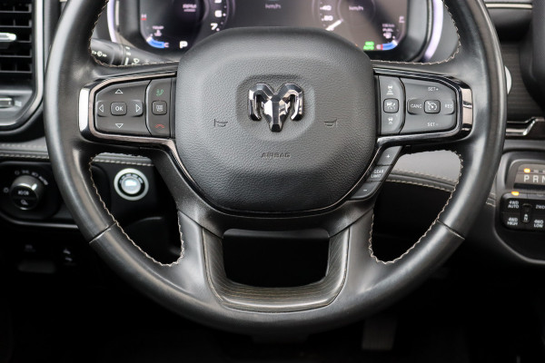 Dodge Ram 1500 5.7 V8 4x4 Crew Cab Limited | Prins-LPG | Luchtvering | Stoelventilatie V+A | Trekhaak | Panoramadak | ACC | Android Auto/Apple Carplay | HUD | Harman&Kardon | Surround Camera |