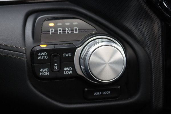 Dodge Ram 1500 5.7 V8 4x4 Crew Cab Limited | Prins-LPG | Luchtvering | Stoelventilatie V+A | Trekhaak | Panoramadak | ACC | Android Auto/Apple Carplay | HUD | Harman&Kardon | Surround Camera |