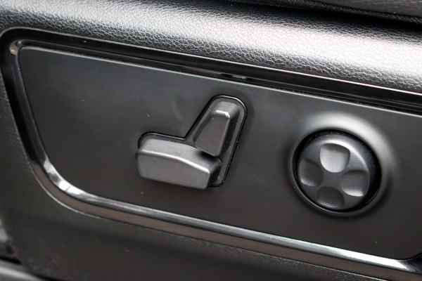 Dodge Ram 1500 5.7 V8 4x4 Crew Cab Limited | Prins-LPG | Luchtvering | Stoelventilatie V+A | Trekhaak | Panoramadak | ACC | Android Auto/Apple Carplay | HUD | Harman&Kardon | Surround Camera |