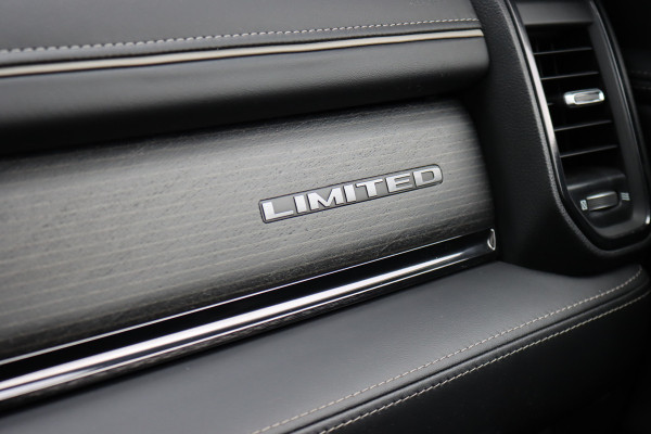 Dodge Ram 1500 5.7 V8 4x4 Crew Cab Limited | Prins-LPG | Luchtvering | Stoelventilatie V+A | Trekhaak | Panoramadak | ACC | Android Auto/Apple Carplay | HUD | Harman&Kardon | Surround Camera |