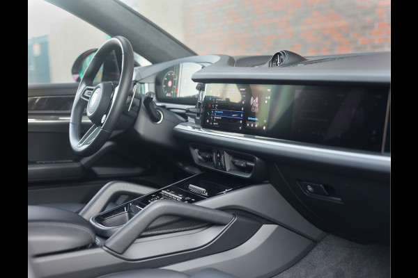 Porsche Cayenne Coupé 4.0 Turbo E-Hybrid | Techart - Pano - Trekhaak - Sport Chrono
