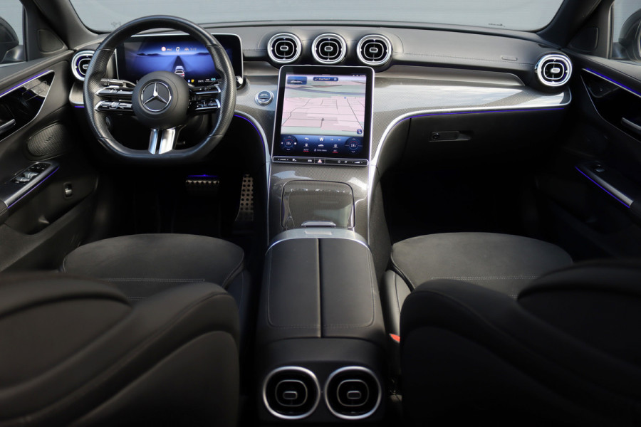 Mercedes-Benz C-Klasse 200 AMG Line | Panoramadak | Distronic+ | Camera | Sfeerverlichting Premium | Zitcomfortpakket | Stoelverwarminig | Geluidsisolerend Glas |