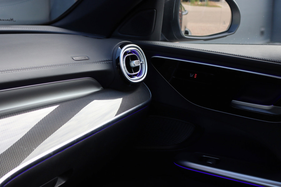 Mercedes-Benz C-Klasse 200 AMG Line | Panoramadak | Distronic+ | Camera | Sfeerverlichting Premium | Zitcomfortpakket | Stoelverwarminig | Geluidsisolerend Glas |