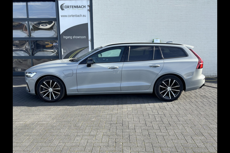 Volvo V60 2.0 T8 Plug-in hybrid AWD Plus Dark | Zwenkbare trekhaak | Memory | Adaptieve cruise | Blis | Harman Kardon |