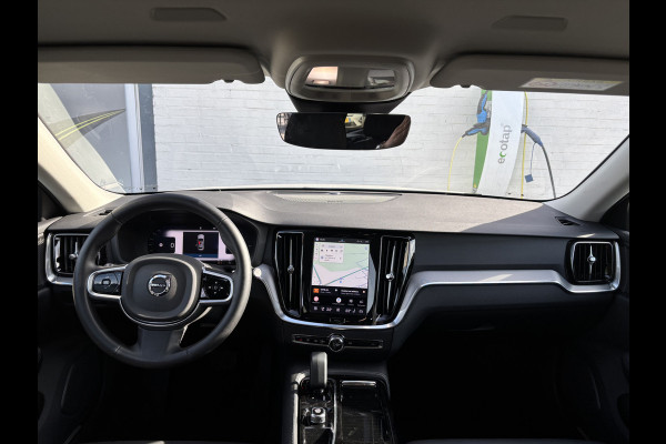 Volvo V60 2.0 T8 Plug-in hybrid AWD Plus Dark | Zwenkbare trekhaak | Memory | Adaptieve cruise | Blis | Harman Kardon |
