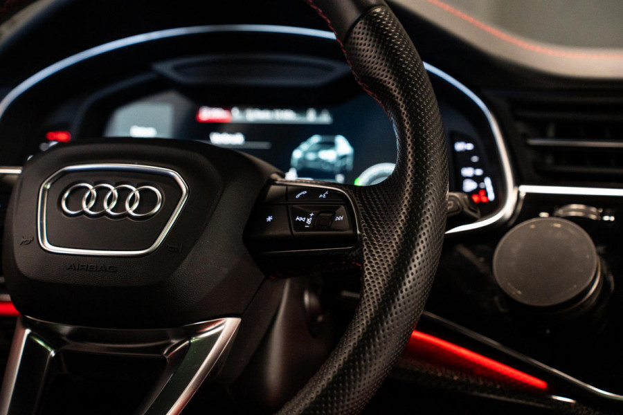Audi SQ8 4.0 TFSI quattro *Bang & Olufsen / Panorama / Vierwielbesturing / HUD / Surround-view / Standverwarming*