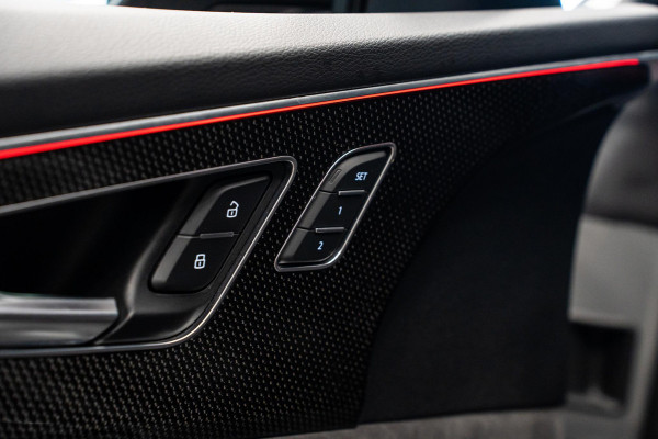 Audi SQ8 4.0 TFSI quattro *Bang & Olufsen / Panorama / Vierwielbesturing / HUD / Surround-view / Standverwarming*