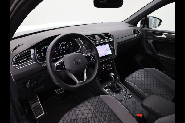 Volkswagen Tiguan 1.5 TSI R-Line Business+ | Trekhaak wegkl. | 20" | Elk. A-klep | IQ Light | Camera | Prijs Rijklaar!!