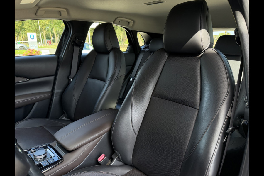 Mazda CX-30 2.0 e-SkyActiv-X M Hybrid Comfort / Keyless / Trekhaak / 18"LM / Carplay / Navi / PDC + Camera