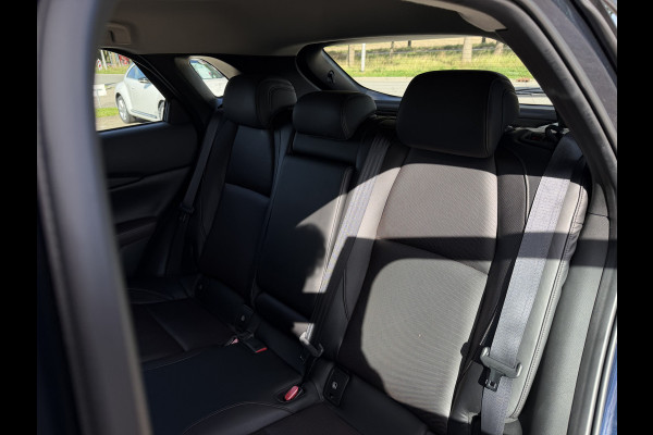 Mazda CX-30 2.0 e-SkyActiv-X M Hybrid Comfort / Keyless / Trekhaak / 18"LM / Carplay / Navi / PDC + Camera