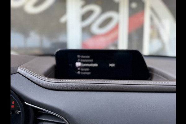 Mazda CX-30 2.0 e-SkyActiv-X M Hybrid Comfort / Keyless / Trekhaak / 18"LM / Carplay / Navi / PDC + Camera
