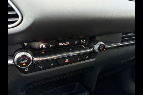 Mazda CX-30 2.0 e-SkyActiv-X M Hybrid Comfort / Keyless / Trekhaak / 18"LM / Carplay / Navi / PDC + Camera
