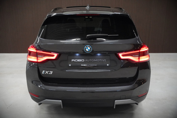 BMW iX3 High Executive 80 kWh | Panoramadak | Harman Kardon | Head-Up Display | Adaptive Cruise Control | Stoelverwarming | Dodehoekdetectie | Keyless | Trekhaak | 360 Camera | Ambiance Verlichting |
