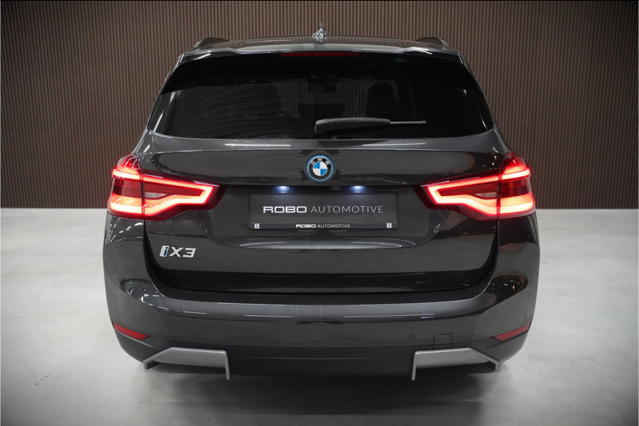 BMW iX3 High Executive 80 kWh | Panoramadak | Harman Kardon | Head-Up Display | Adaptive Cruise Control | Stoelverwarming | Dodehoekdetectie | Keyless | Trekhaak | 360 Camera | Ambiance Verlichting |