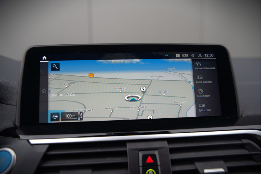 BMW iX3 High Executive 80 kWh | Panoramadak | Harman Kardon | Head-Up Display | Adaptive Cruise Control | Stoelverwarming | Dodehoekdetectie | Keyless | Trekhaak | 360 Camera | Ambiance Verlichting |
