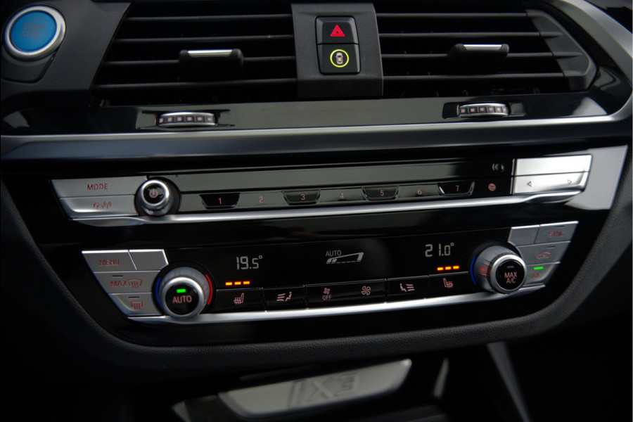 BMW iX3 High Executive 80 kWh | Panoramadak | Harman Kardon | Head-Up Display | Adaptive Cruise Control | Stoelverwarming | Dodehoekdetectie | Keyless | Trekhaak | 360 Camera | Ambiance Verlichting |