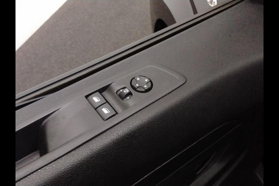 Opel Vivaro 1.5 Diesel 120pk L3 Dubbele Cabine Apple Carplay /  Android Auto Parkeersensoren V+A Trekhaak Camera Navigatie Cruise Control LED koplampen houten afwerking laadruimte