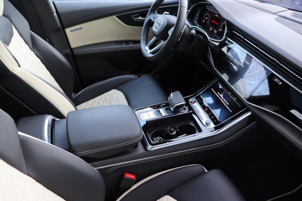 Audi RSQ8 4.0TFSI quattro Dynamic plus Exclusive 1e eig. standkachel keramisch B&O trekhaak schuifdak massage+ventilatie hud enz.