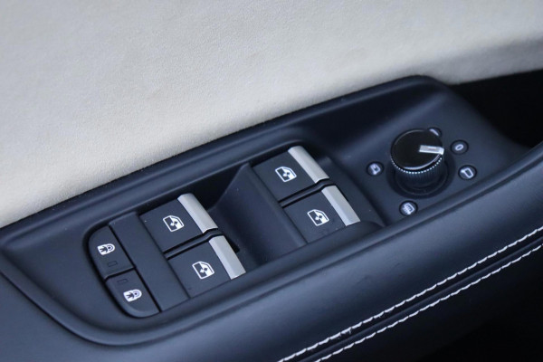 Audi RSQ8 4.0TFSI quattro Dynamic plus Exclusive 1e eig. standkachel keramisch B&O trekhaak schuifdak massage+ventilatie hud enz.